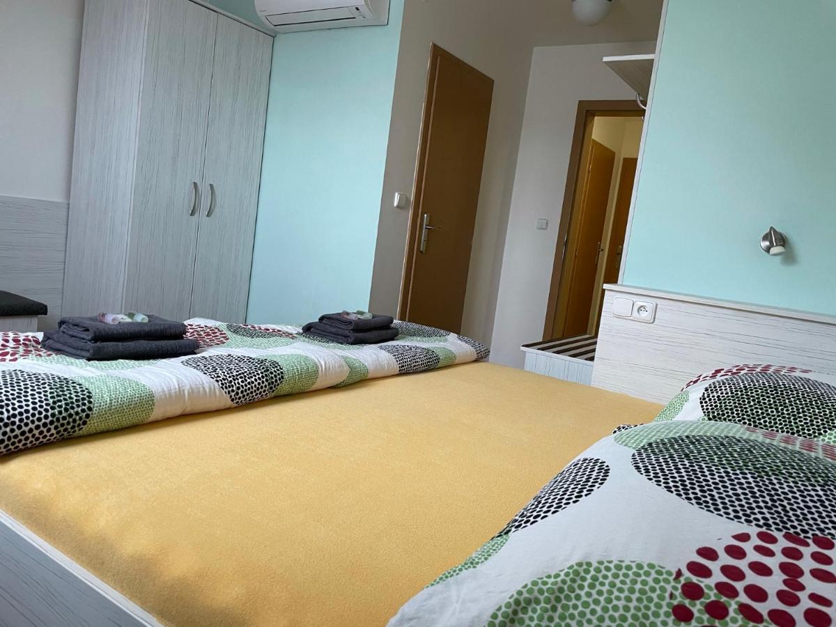 Orlovna Sitborice Hotel Buitenkant foto